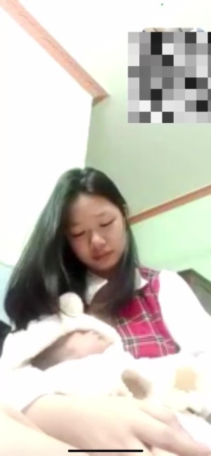Mẹ đơn thân call sex khoe vú kiếm tiền cực dâm