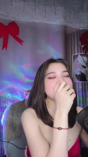 Sam Lép nhưng nhìn đôi bass loa vẫn căng
