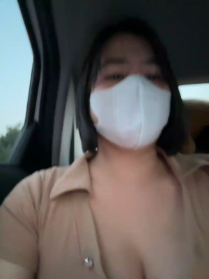 Em gái Hà Nội và gạ trai quan hệ trên xe bus gây sốc