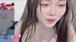 Minh Hà trắng nõn như lòng trắng trứng gà show bướm vú cực ngon